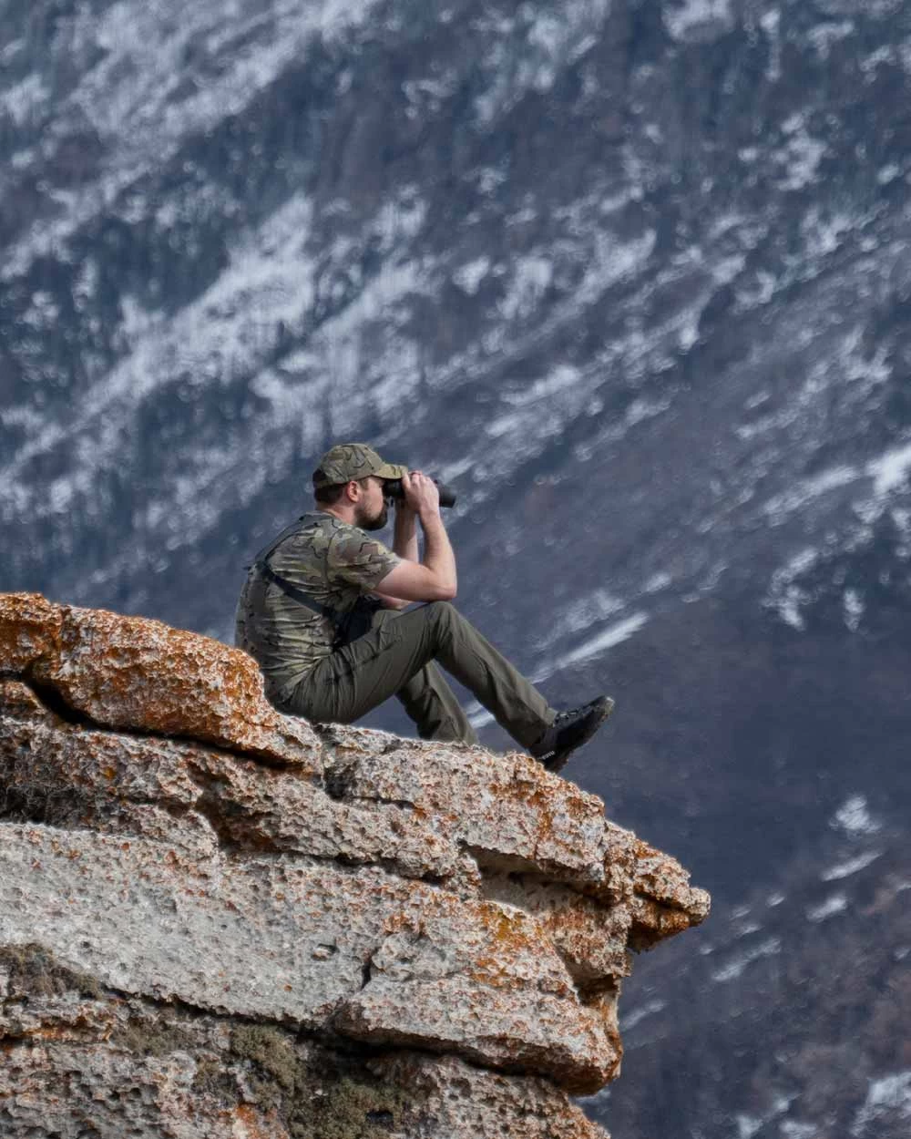 Kuiu ULTRA Merino 120 LT SS Crew-T | Bone - Image 8