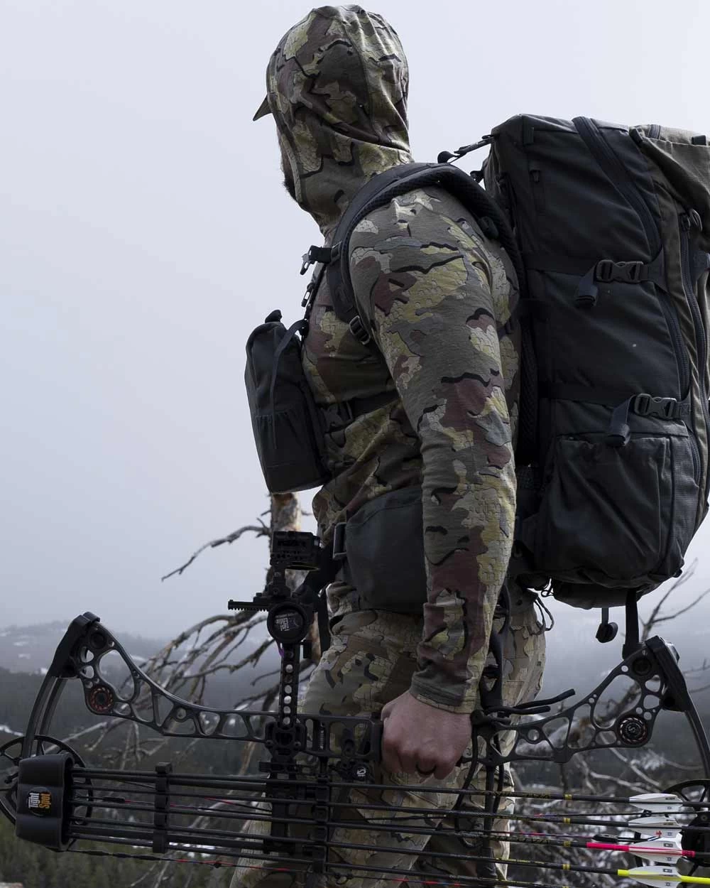 Kuiu ULTRA Merino 120 LT LS Hoodie | Stone - Image 7