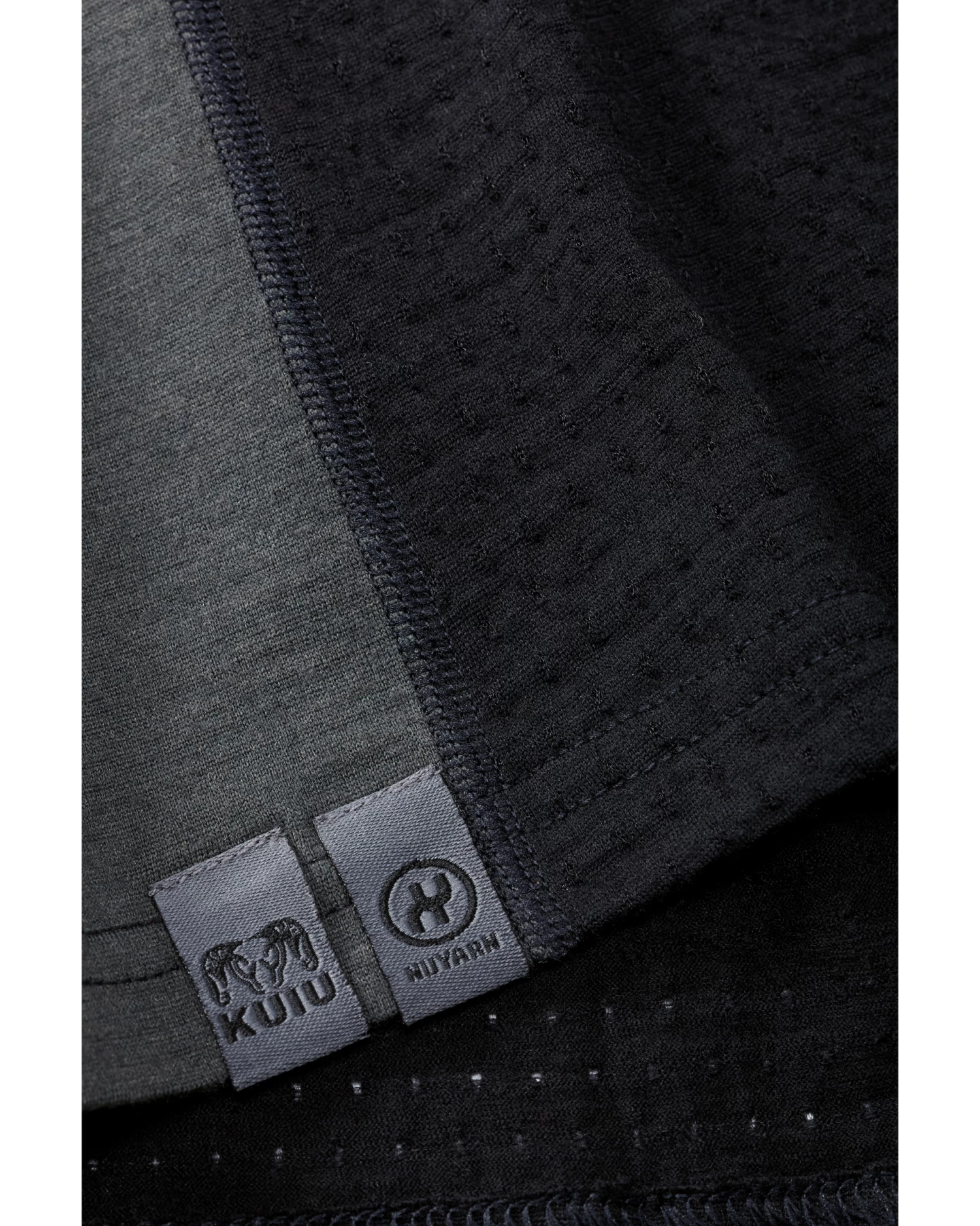 Kuiu ULTRA Merino 145 Zip-T Hunting Hoodie | Charcoal Black - Image 2