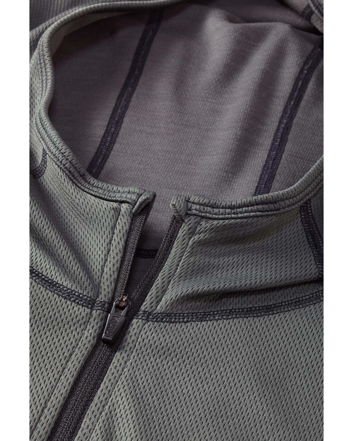 Kuiu PRO Merino 200 Zip-T Hoodie | Charcoal - Image 4