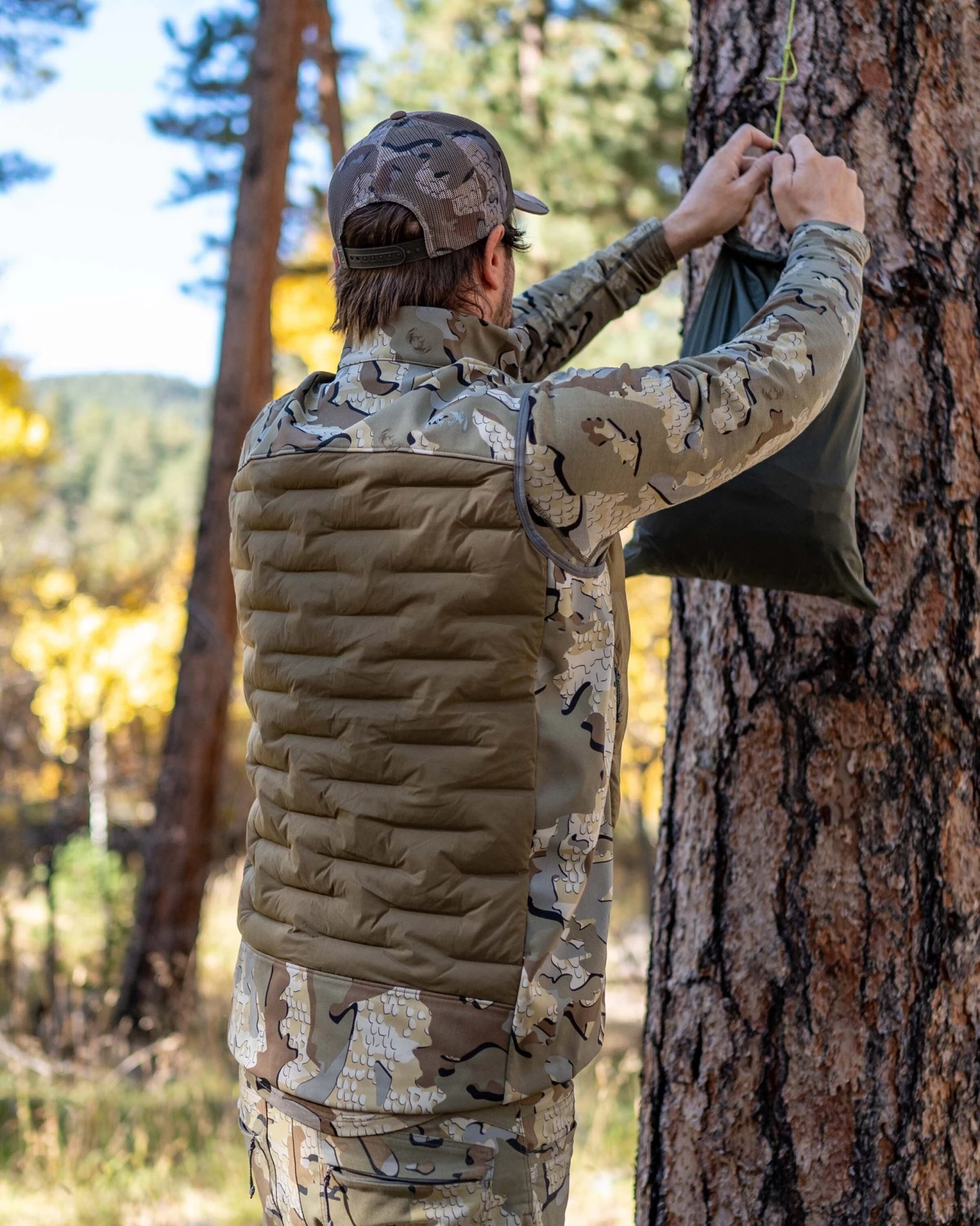 Kuiu Axis Thermal Hybrid Vest | Vias - Image 2