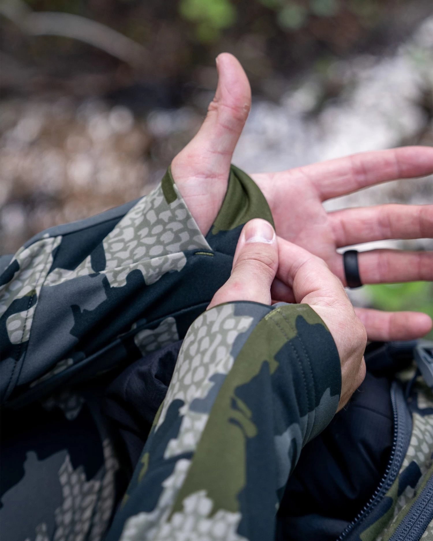 Kuiu StrongFleece 235 Zip-T Hoodie | Valo - Image 8