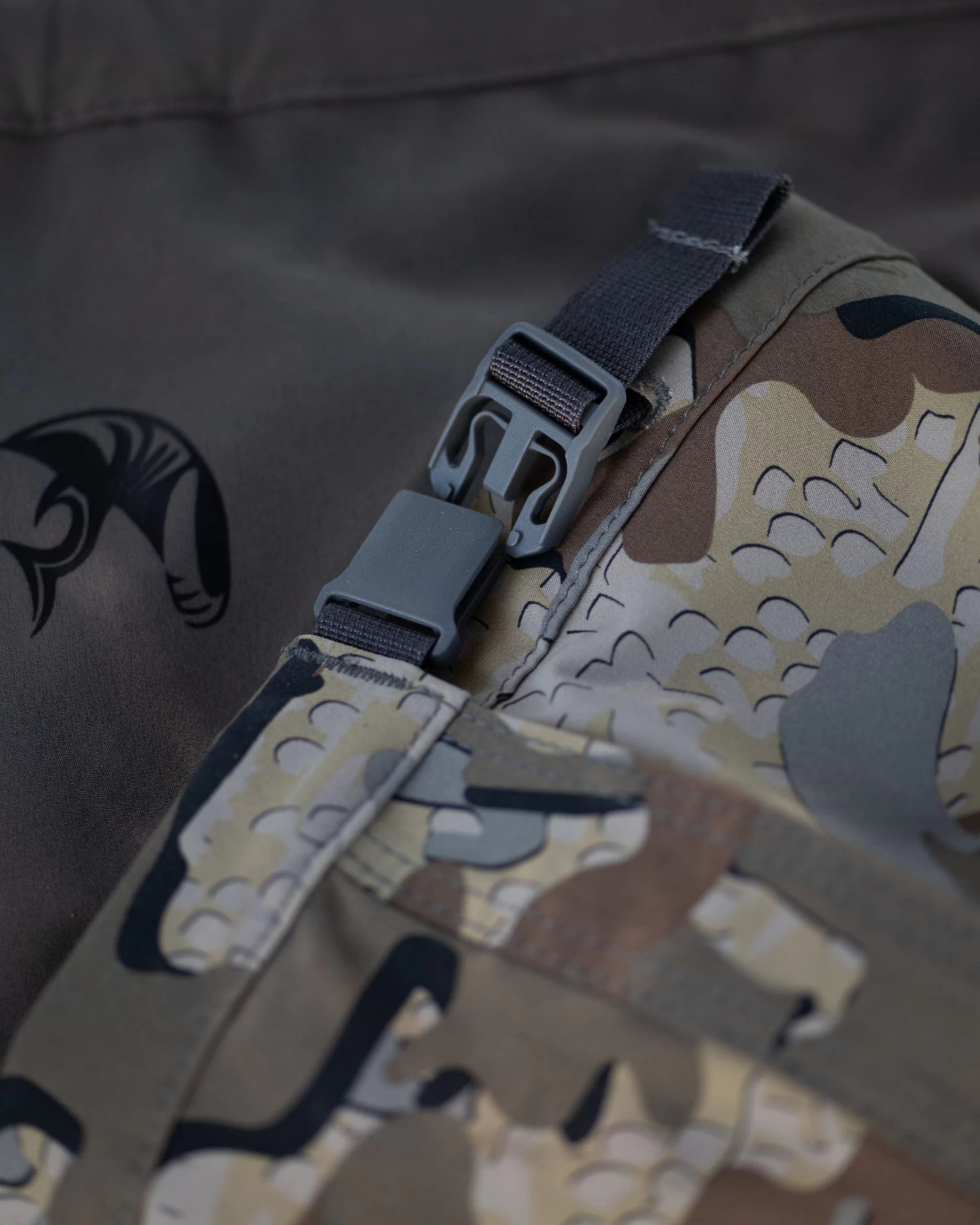 Kuiu Yukon HD Hunting Boot Gaiter | Gunmetal - Image 11