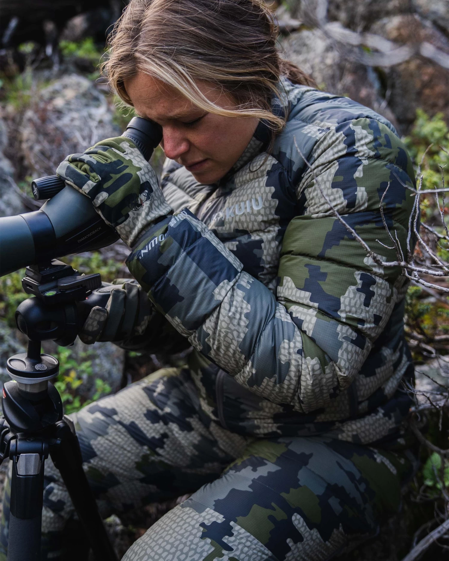 Kuiu Women's Super Down LT Jacket | Gunmetal - Image 6