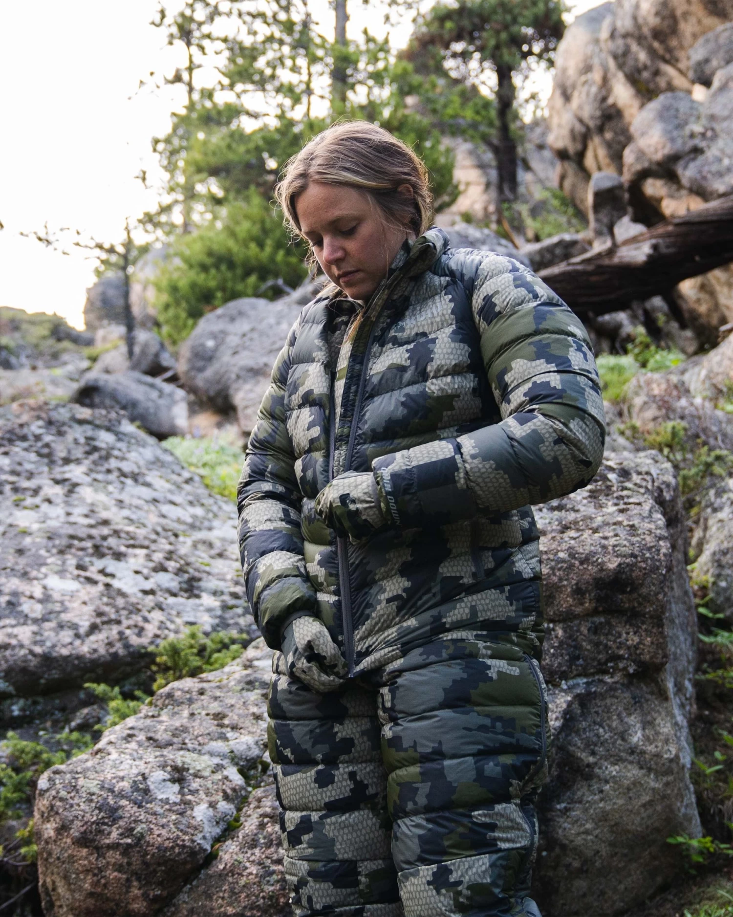 Kuiu Women's Super Down LT Jacket | Gunmetal - Image 4