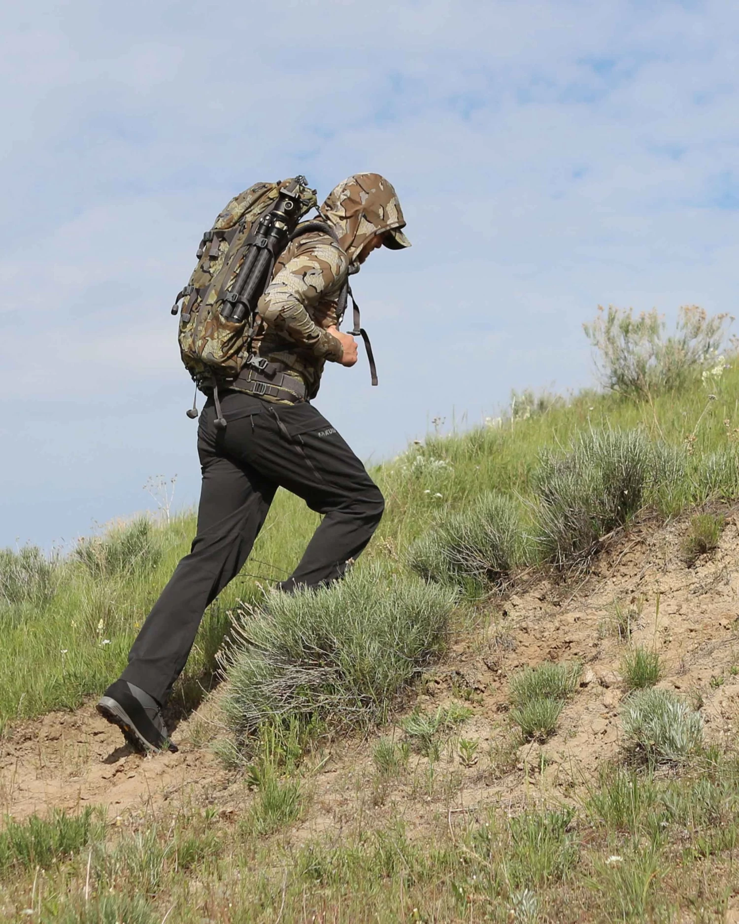 Kuiu Gila LS Hoodie | Khaki - Image 8