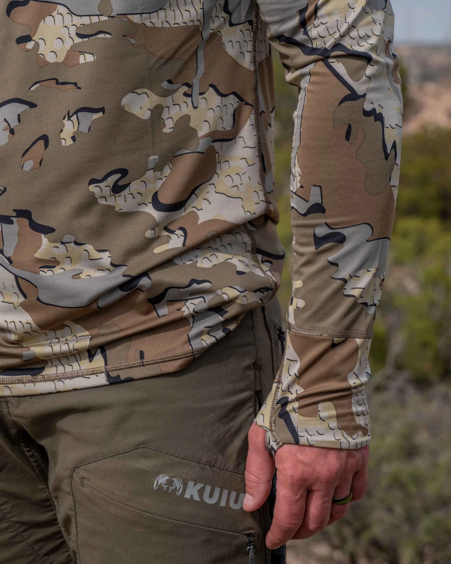 Kuiu Gila LS Crew | Black - Image 3