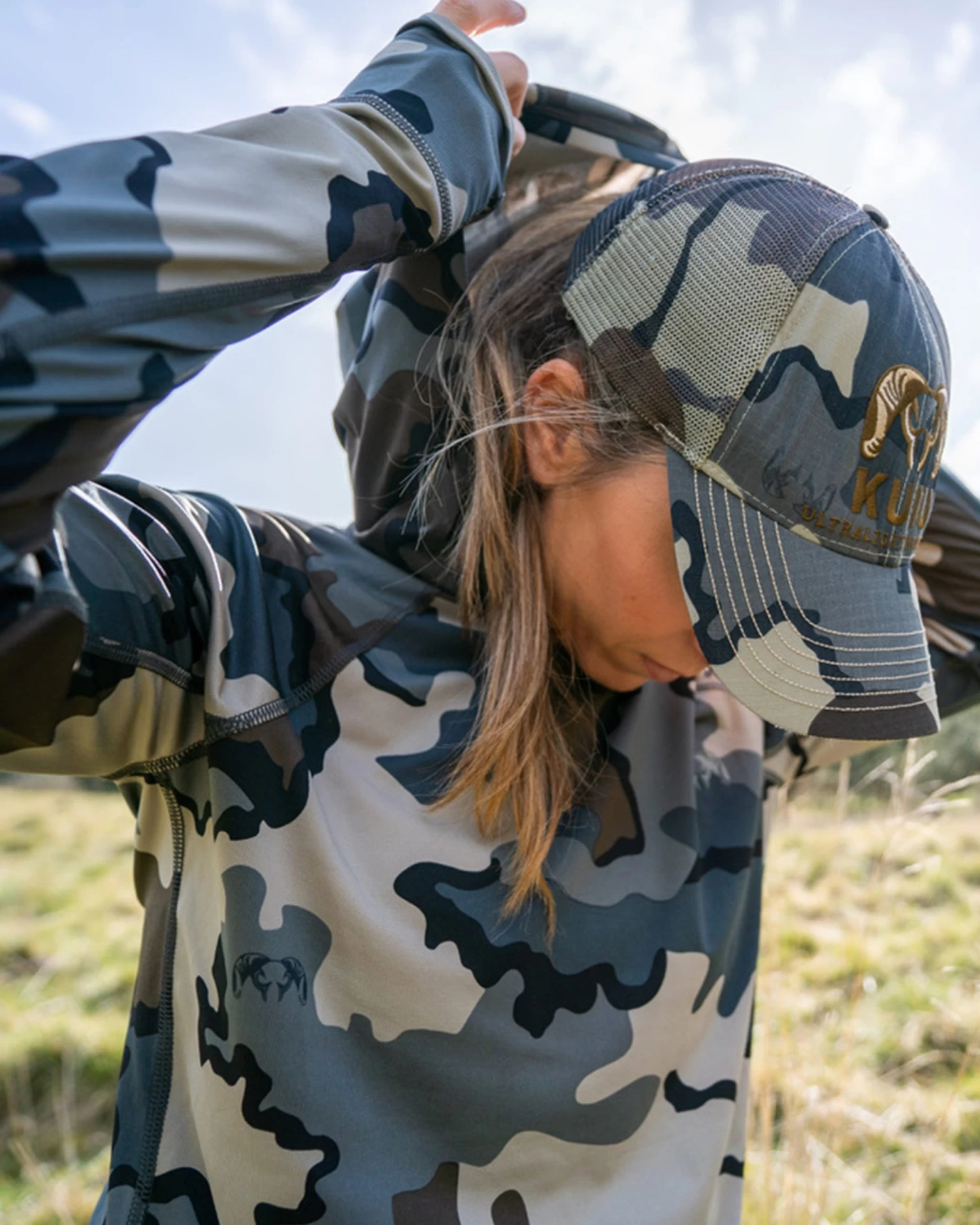 Kuiu Women's Gila LS Hoodie | Stone - Image 6